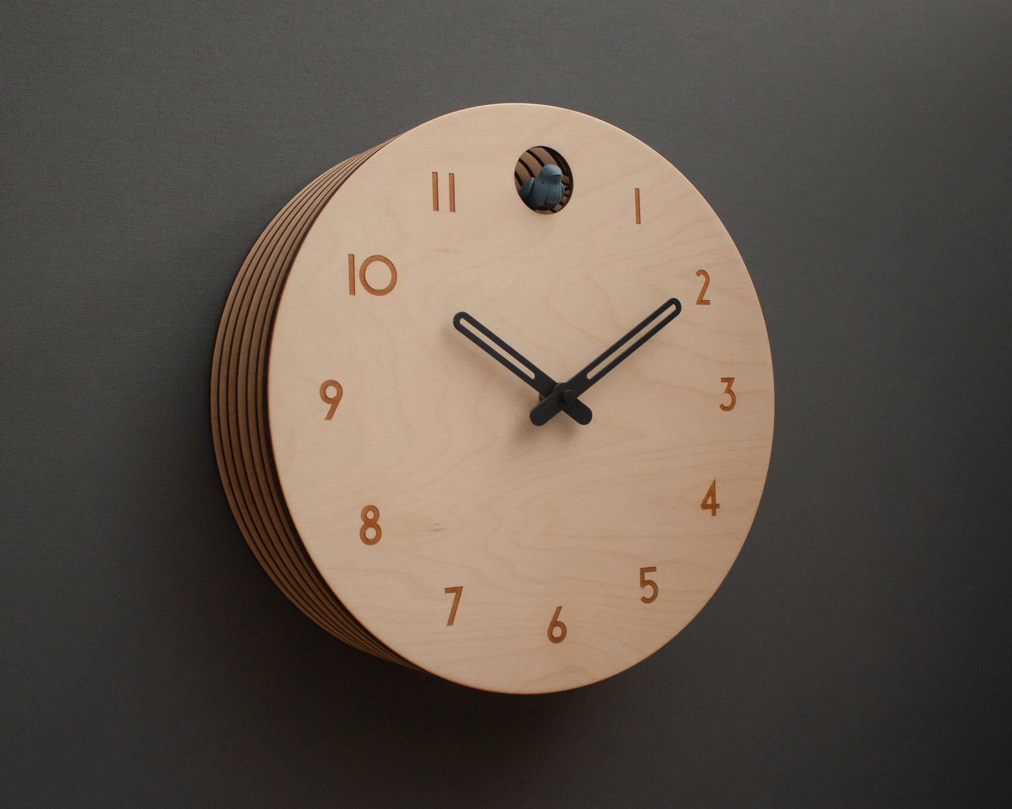 Minimal Wooden Wall Clock – Modern Birch Design with Custom Color Hands and Bird